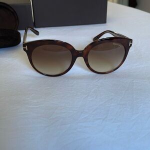Authentic Tom Ford Sunglasses **Priced to sell- no offers**